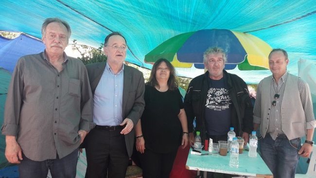 συμβασιούχους