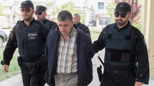 νόμιμες