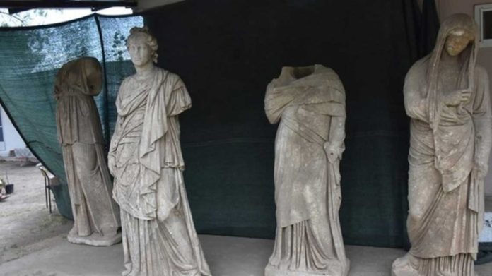 αγάλματα