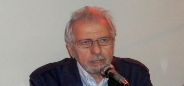 πέθανε