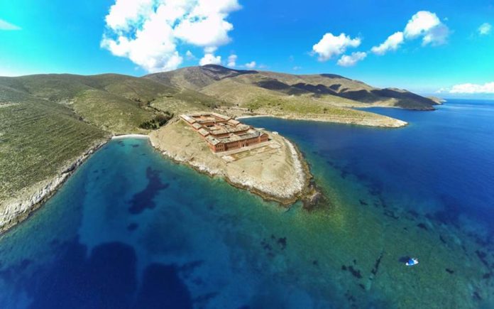 γυάρος