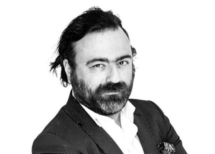 γυμνή