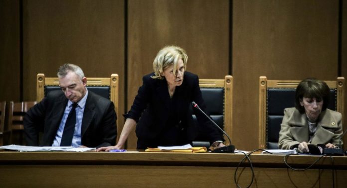 εισαγγελέας