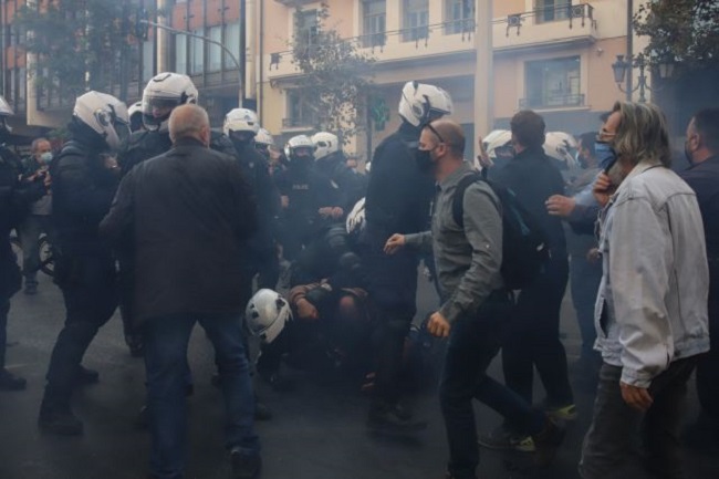 Όργιο αστυνομικής βίας