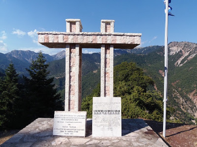 Ιταλοί καίνε και καταστρέφουν τη Χρύσω
