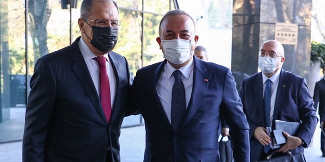Τσαβούσογλου ενώπιων Λαβρόφ