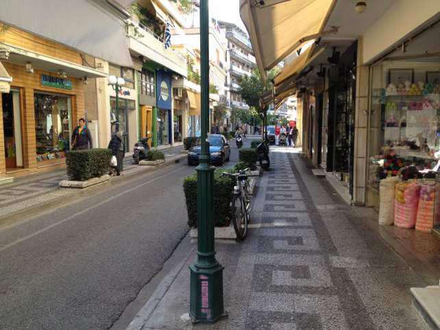 προσβάλλει τον εμπορικό κόσμο