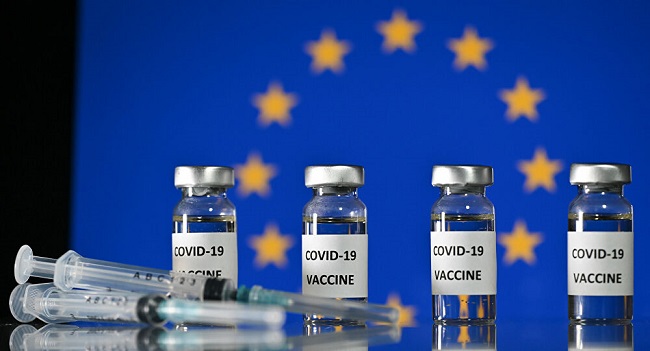 ΕΕ-Ελλάδα υπέγραψαν για τα εμβόλια