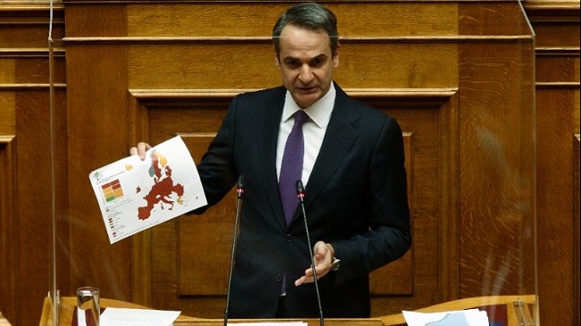 Μητσοτάκης εκτός τόπου και χρόνου