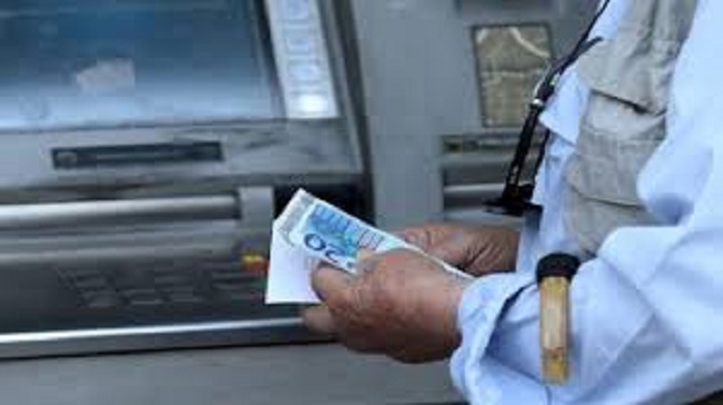 Η ξεφτίλα των 300χιλ. εκκρεμών συντάξεων