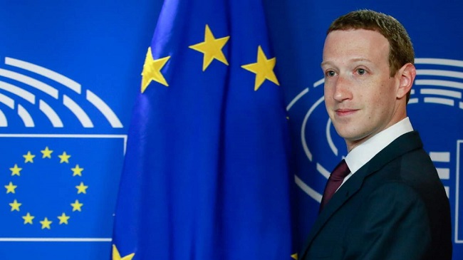 Google και Facebook «εξαγοράζουν»