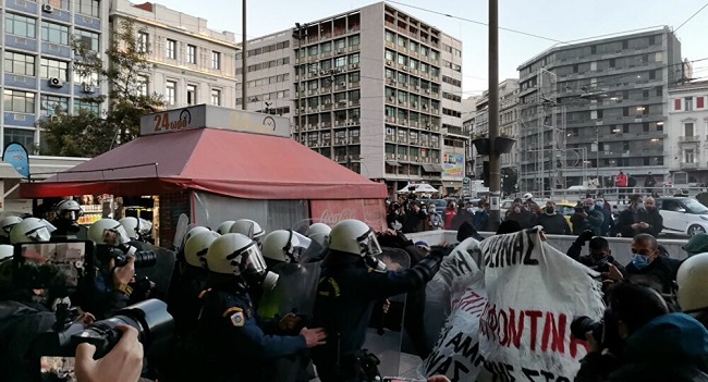 Χημικά και «ντου» αστυνομίας