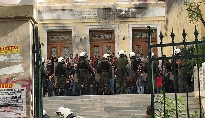 Το Πανεπιστήμιο στην μέγγενη του αυταρχισμού