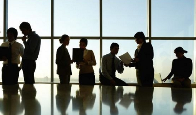 Ένας στους δύο εργαζόμενους έχει υποστεί
