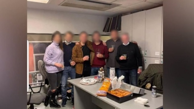 Εισαγγελική έρευνα για το κορωνοπάρτι