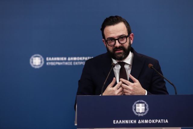 Περίεργη παραίτηση του κυβερνητικού εκπροσώπου