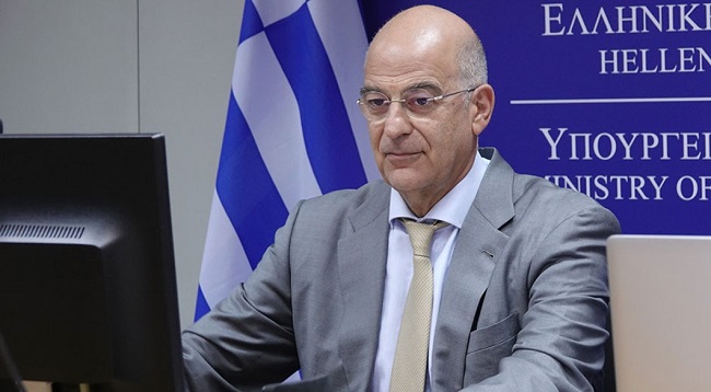 Ο «ανιστόρητος» Δένδιας