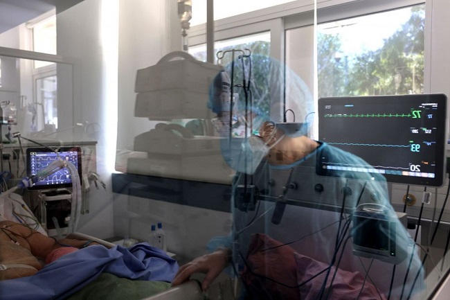 4.340 κρούσματα με μόνο