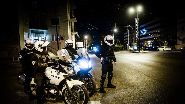 παρακολουθεί και κλειστά τηλέφωνα