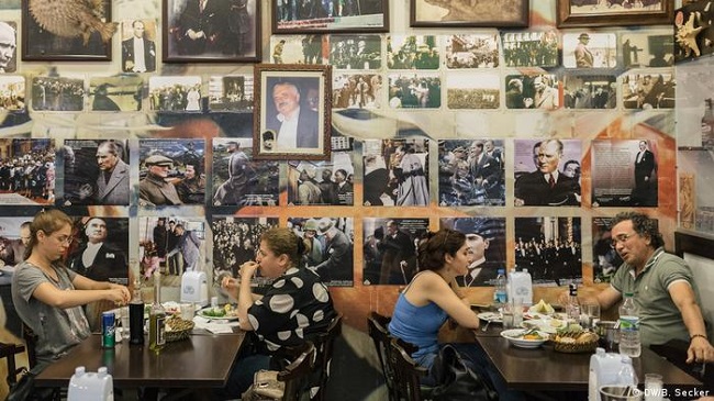 «Σβήνουν» οι ταβέρνες της Κωνσταντινούπολης