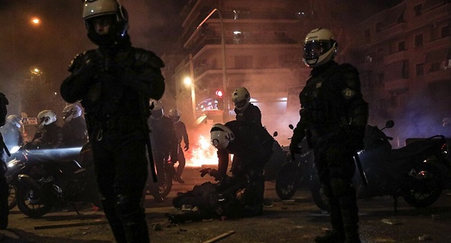 Δεν ξέρω αν έριξε αυτός τον αστυνομικό