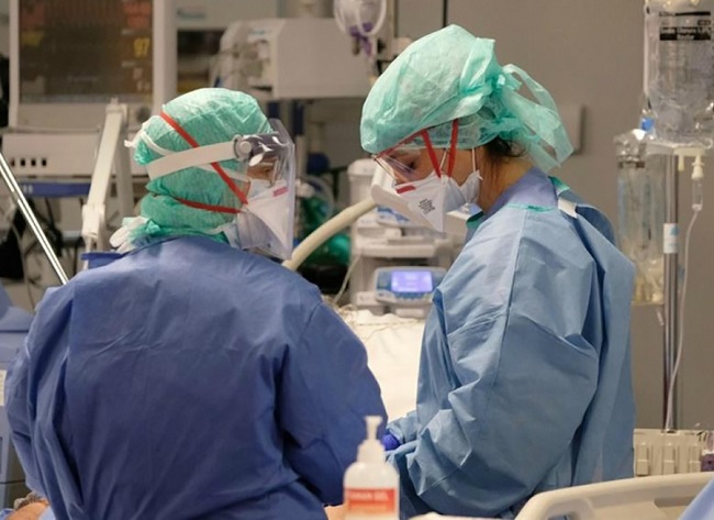 Επιστράτευση ιατρών με το σταγονόμετρο