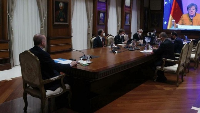 Η Μέρκελ συστήνει «διάλογο» για τα «διαφιλονικούμενα» ζητήματα