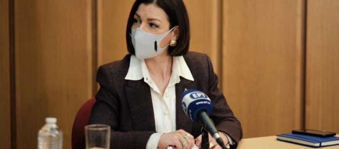 Δεν είναι της παρούσης
