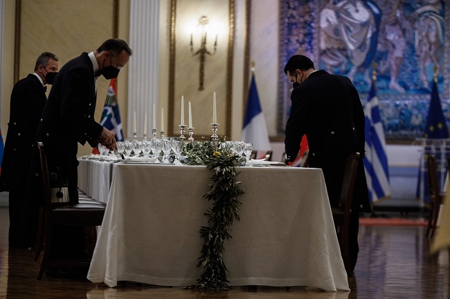 Για το δείπνο των επισήμων