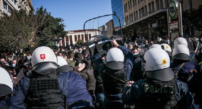 Eίναι ο Αλ.Τσίπρας πίσω από τις διαδηλώσεις