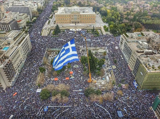 Στους δρόμους αδέλφια μου
