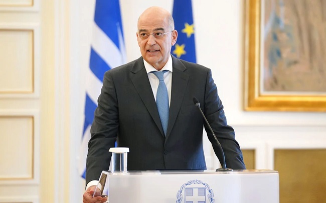 Δένδιας προκαλεί τη Ρωσία
