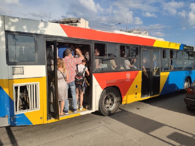 Πολλαπλασιάζονται οι νεκροί Παστωμένοι επιβάτες