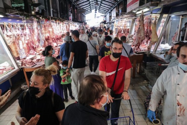 Κύμα ανατιμήσεων σε βασικά είδη