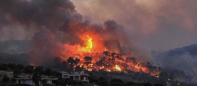 Για 4η μέρα εκτός ελέγχου η φωτιά