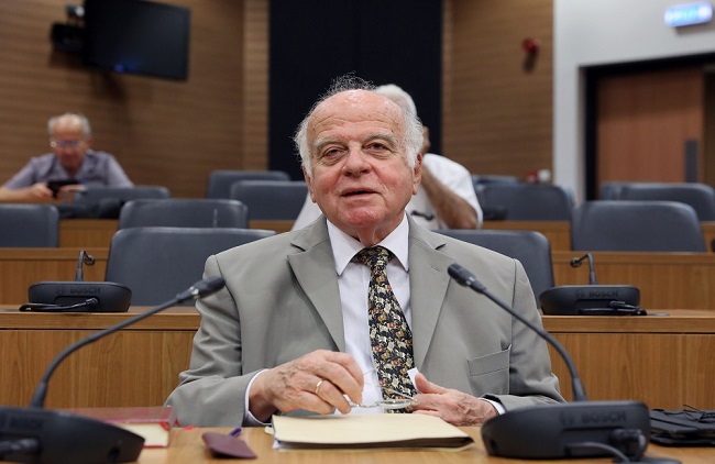 Ο Kύπριος με τις τρομερές αποκαλύψεις