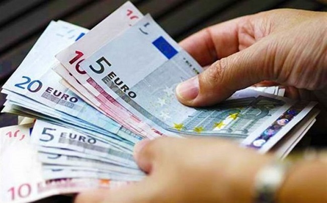 Τεράστιο πρωτογενές έλλειμμα