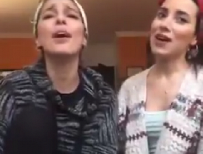 Δυο ''Τουρκάλες'' τραγουδούν το ποντιακό