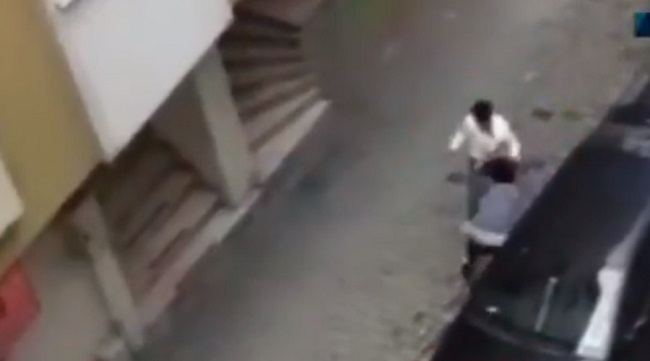 Φρίκη! Έδερνε στη μέση δρόμου