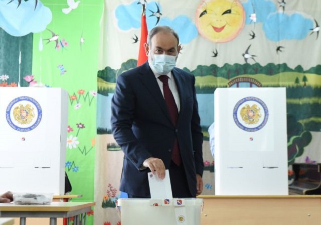 Νικητής φέρεται ο Πασινιάν
