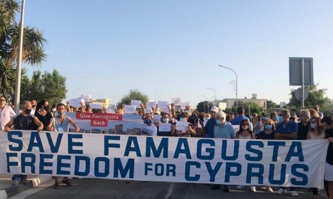 Ο Ερντογάν εισβάλλει στην πόλη
