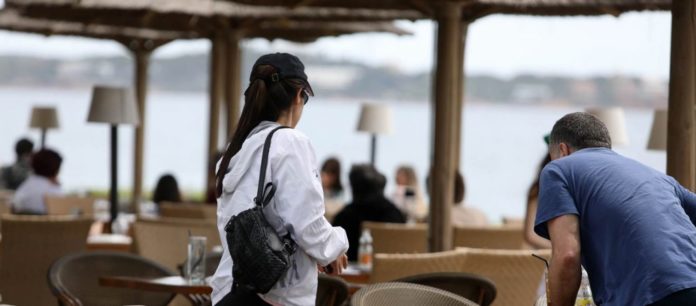 Θα πρέπει να πληρώνουν 100€ το μήνα για τεστ