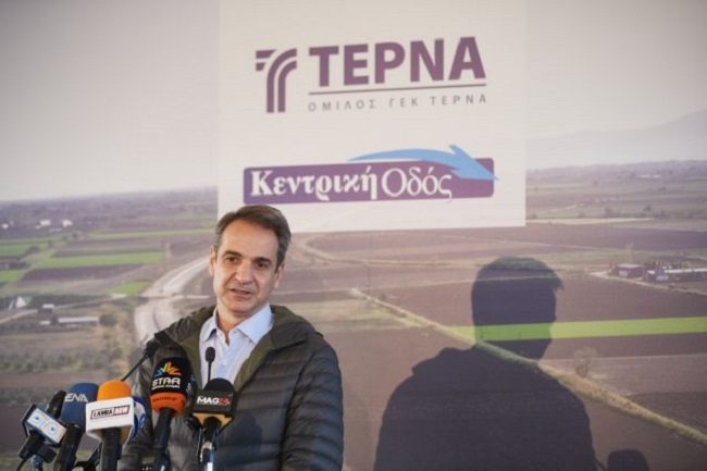Παραχωρεί στους εργολάβους αυτοκινητόδρομο