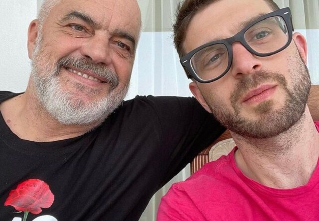 Υιός Σόρος και Ράμα μαζί διακοπές
