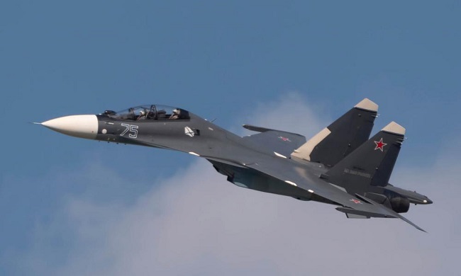 Μαχητικά Su-30 ''κυνήγησαν'' Αμερικανικό