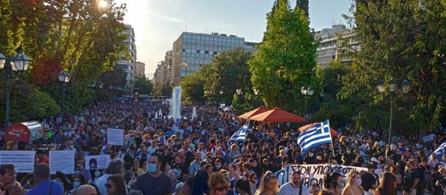 Μεγαλειώδεις συγκεντρώσεις κατά του υποχρεωτικού εμβολιασμού