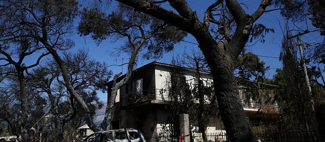 Κάηκαν και τους μοιράζουν ψίχουλα