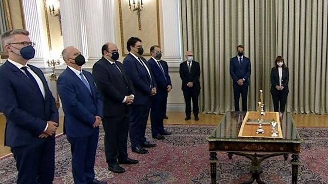 Το Μαξίμου επιχειρεί να διασκεδάσει το κυβερνητικό Βατερλό