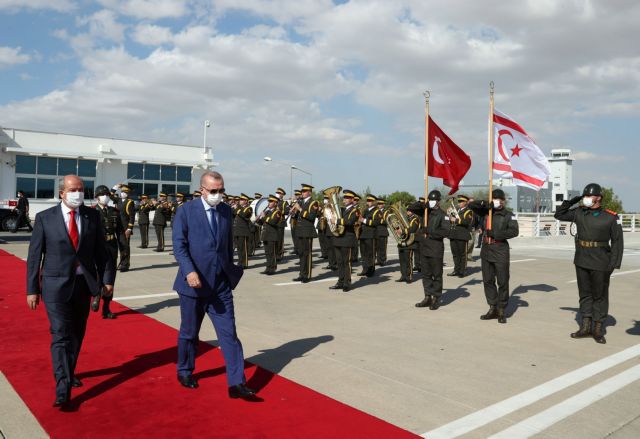 Τατάρ: Διαμαρτύρεται για αφαίρεση διαβατηρίου