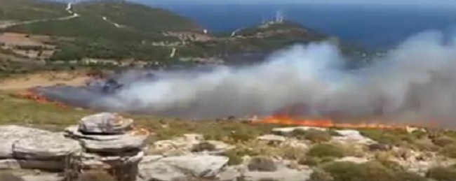 Μαίνεται η πυρκαγιά στα Μεσοχώρια Ευβοίας